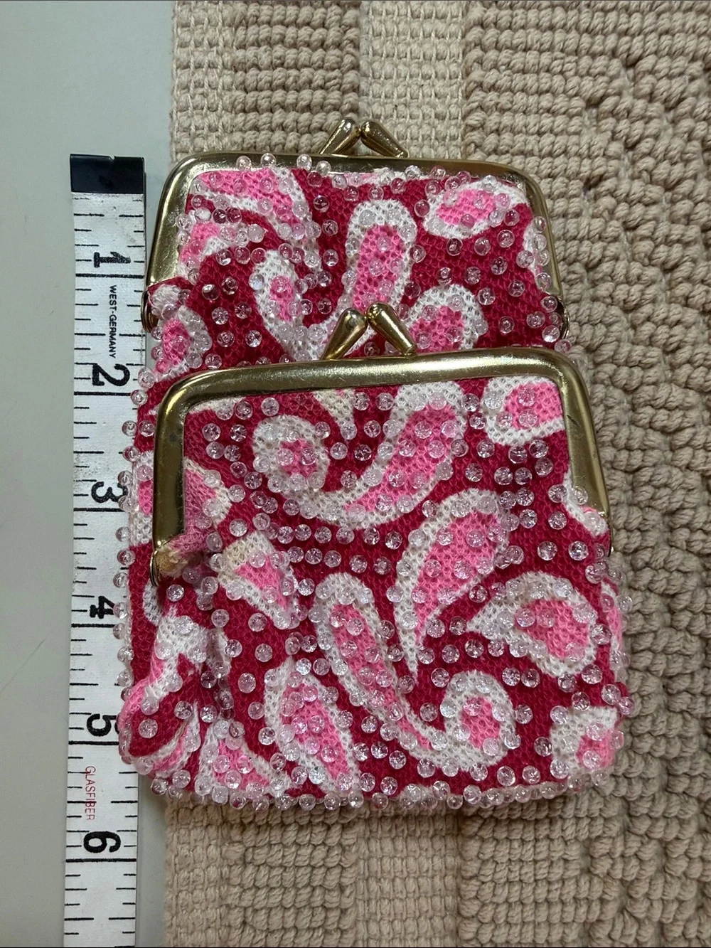 Vintage Handcrafted Pink Sequin Beaded Kiss-Lock Coin Purse Made in Hong Kong